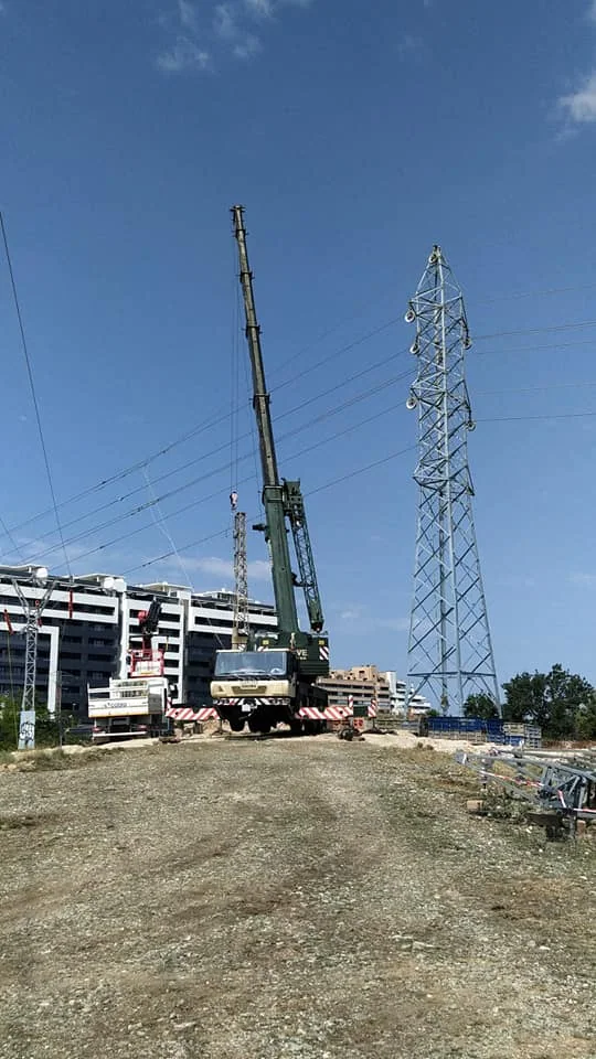 AUTO GRÚA GROVE GMK 3055 – 60 TONELADAS