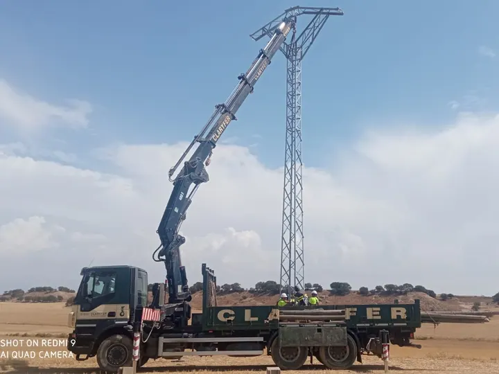 CAMIÓN GRÚA IVECO TRAKKER 6×4 CON GRÚA HIAB 400-E7