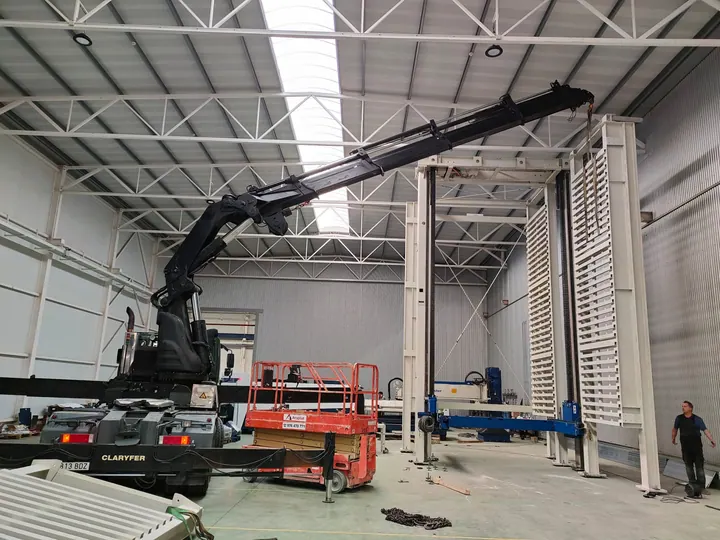 TRACTORA CON GRÚA DAF 6×4 CON GRÚA HIAB 700